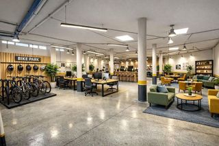 Nave industrial en alquiler en Benicalap en Valencia