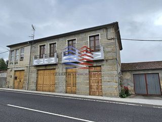 Casa en venta en Celanova