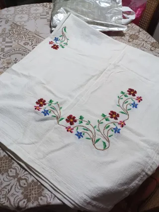 Mantelillo punto de cruz flores