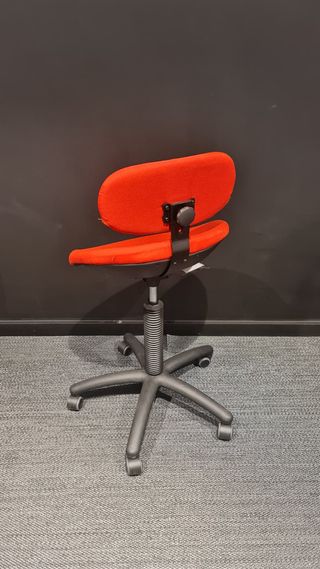 Taburete de oficina naranja