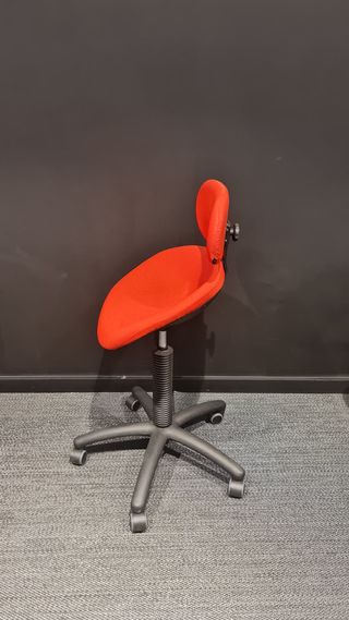 Taburete de oficina naranja