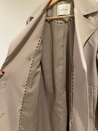 Gabardina Eseoese Beige XS  Nueva sin estrenar