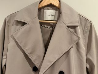 Gabardina Eseoese Beige XS  Nueva sin estrenar