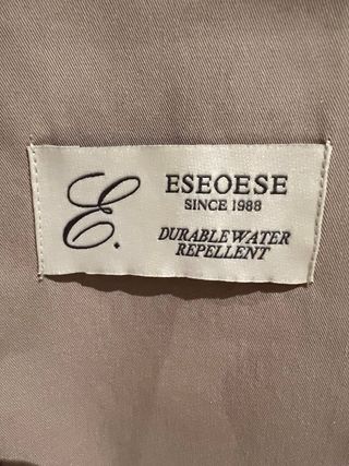 Gabardina Eseoese Beige XS  Nueva sin estrenar