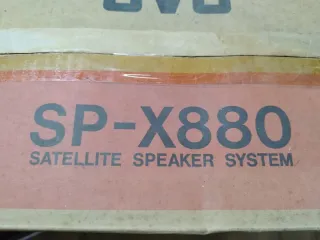 Altavoces satélite JVC negros