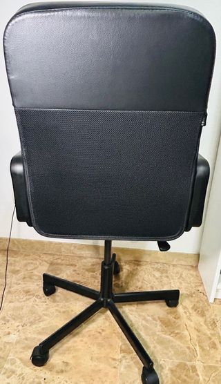 Silla giratoria RENBERGET negra