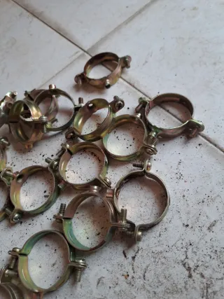 Abrazaderas metálicas 4cm