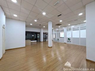 Local comercial en alquiler en Linares