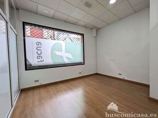 Local comercial en alquiler en Linares