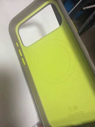 Funda Beats iPhone 17 Pro Max Gris Alpino Apple