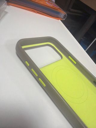 Funda Beats iPhone 17 Pro Max Gris Alpino Apple