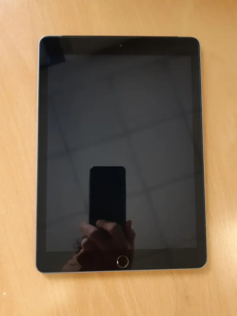 iPad 5a Generación Wifi + Cellular (2017)