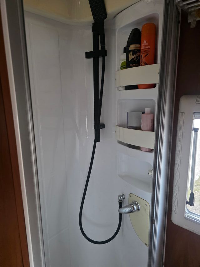 LAIKA RESOSLINE 2011