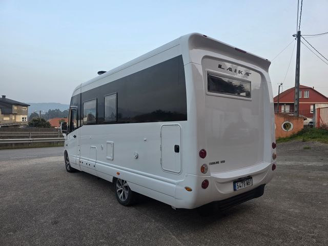 LAIKA RESOSLINE 2011