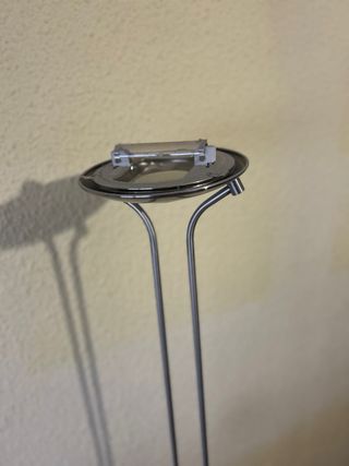 Lámpara de pie metal