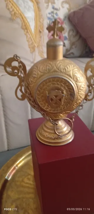 Bote Perfume/Aceite Dorado con Cristales Azules