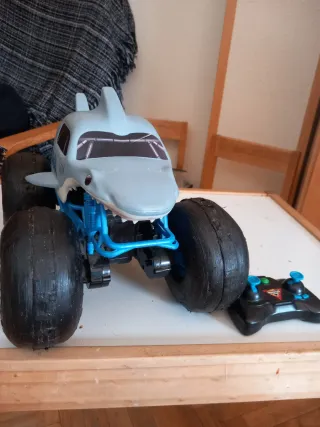 Coche Monster Truck Megalodon