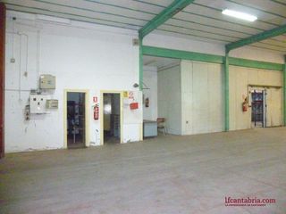 Nave industrial en alquiler en Muriedas en Camargo