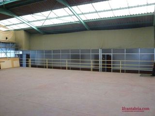 Nave industrial en alquiler en Muriedas en Camargo