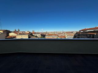 Ático en alquiler en Canalejas - Gran Vía en Salamanca
