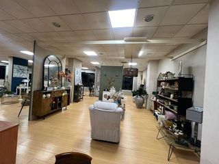 Local comercial en alquiler en Baeza