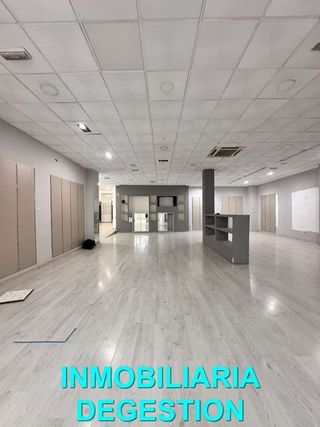 Local comercial en alquiler en Linares
