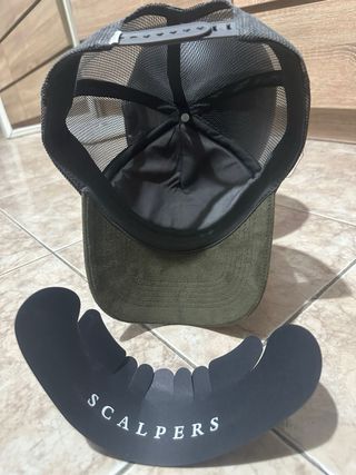 Gorra Scalpers Beige y Verde Militar