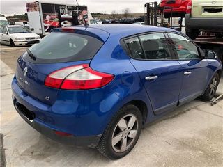 PARAGOLPES DEL. Renault Megane III Berlina 5P (2008->) 1.5 Dynamique [1,5 Ltr. - 78 kW dCi Diesel FAP]