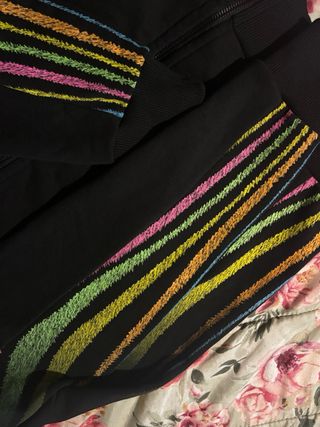 Felpa Juventus con logo e strisce colorate