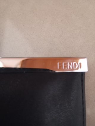 Occhiali Fendi neri con aste bianche