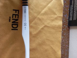 Occhiali Fendi neri con aste bianche