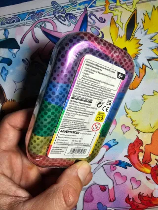 Mini lata sellada Pokémon Héroes Ascendentes Riolu