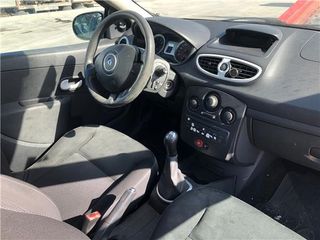 FARO DEL. IZDO. Renault Clio III (2005->) 1.2 16V