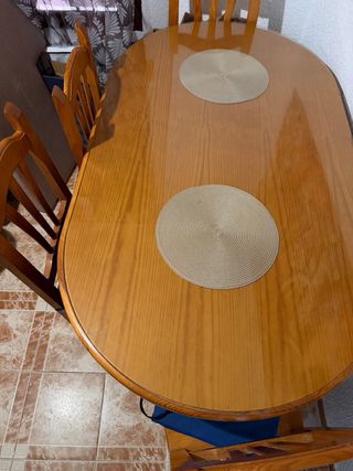Mesa de comedor con 6 sillas