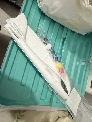 Avión de espuma para pintar