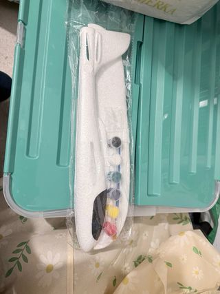 Avión de espuma para pintar