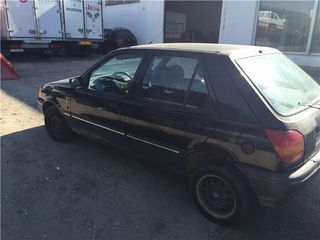 FARO DEL. DCHO Ford Fiesta Berl./Courier (1989->) 1.4 Si [1,4 Ltr. - 54 kW CAT (PT-E)]