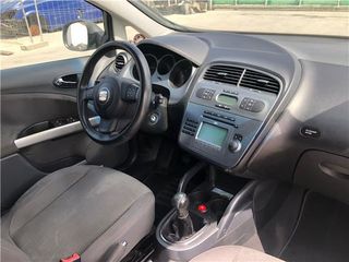 FARO XENON IZDO. Seat Altea (5P1)(03.2004->) 1.9 TDI