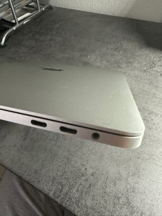 MacBook Pro 13” (2018) 256GB Touchbar. 322 ciclos!