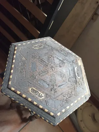 Mesas auxiliares árabes de madera