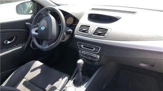 FARO DEL. DCHO Renault Megane III Coupe (2008->) 1.5 Color Edition [1,5 Ltr. - 81 kW dCi Diesel FAP]