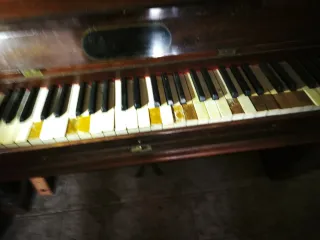Piano antiguo