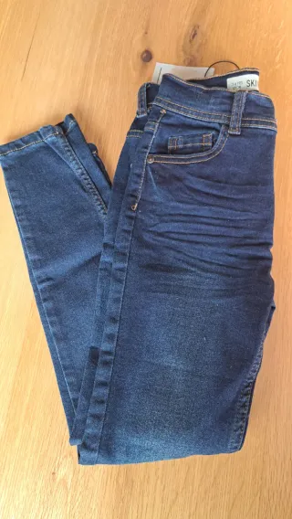 Pantalón vaquero niño Talla 7-8 NUEVO