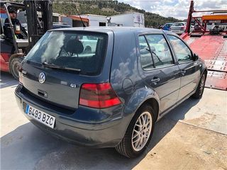 PARAGOLPES DEL. Volkswagen Golf IV Berlina (1J1)(10.1997->2004) 1.9 TDI