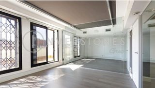 Oficina en alquiler en La Nova Esquerra de l'Eixample en Barcelona