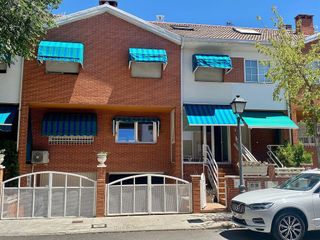 Casa adosada en alquiler en Casco Urbano en Villaviciosa de Odón