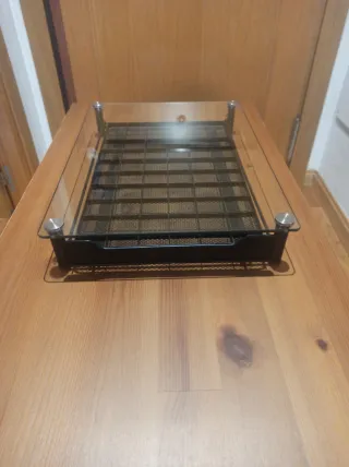 Cafetera Nespresso Essenza Mini con soporte