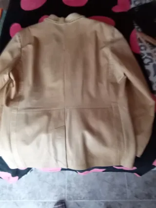 Chaqueta de piel clara,elegante