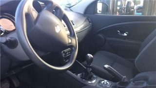 PILOTO TRA. IZDO. Renault Megane III Sport Tourer (2009->) 1.5 Expression [1,5 Ltr. - 78 kW dCi Diesel FAP]