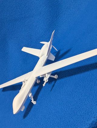 Dron MQ9 Reaper y más vehículos